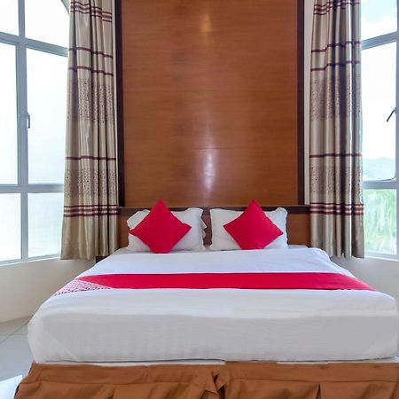 Oyo 776 Fame Hotel Seremban Luaran gambar