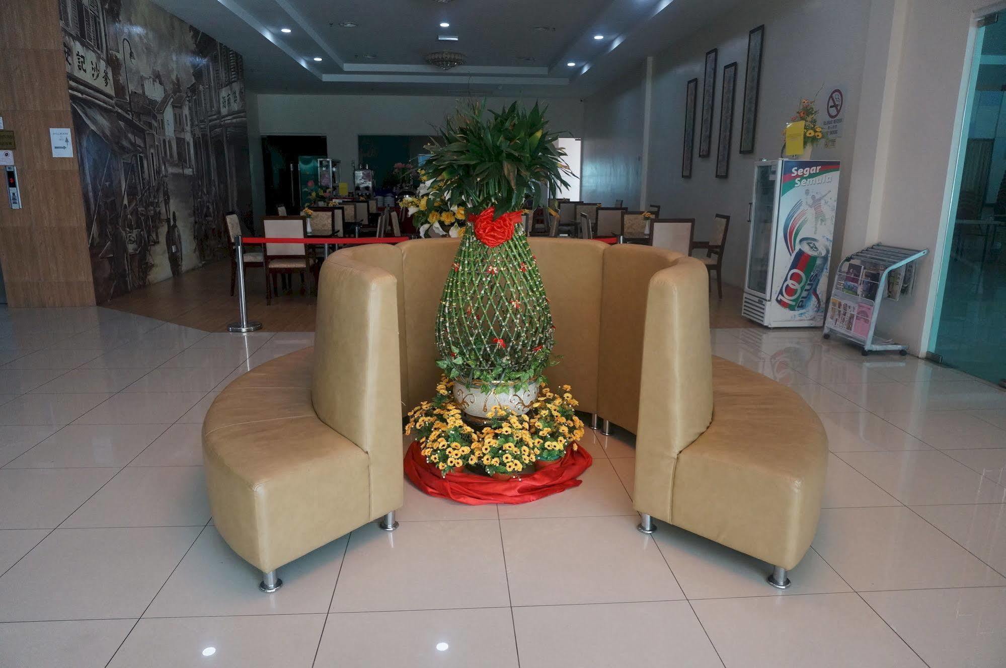 Oyo 776 Fame Hotel Seremban Luaran gambar