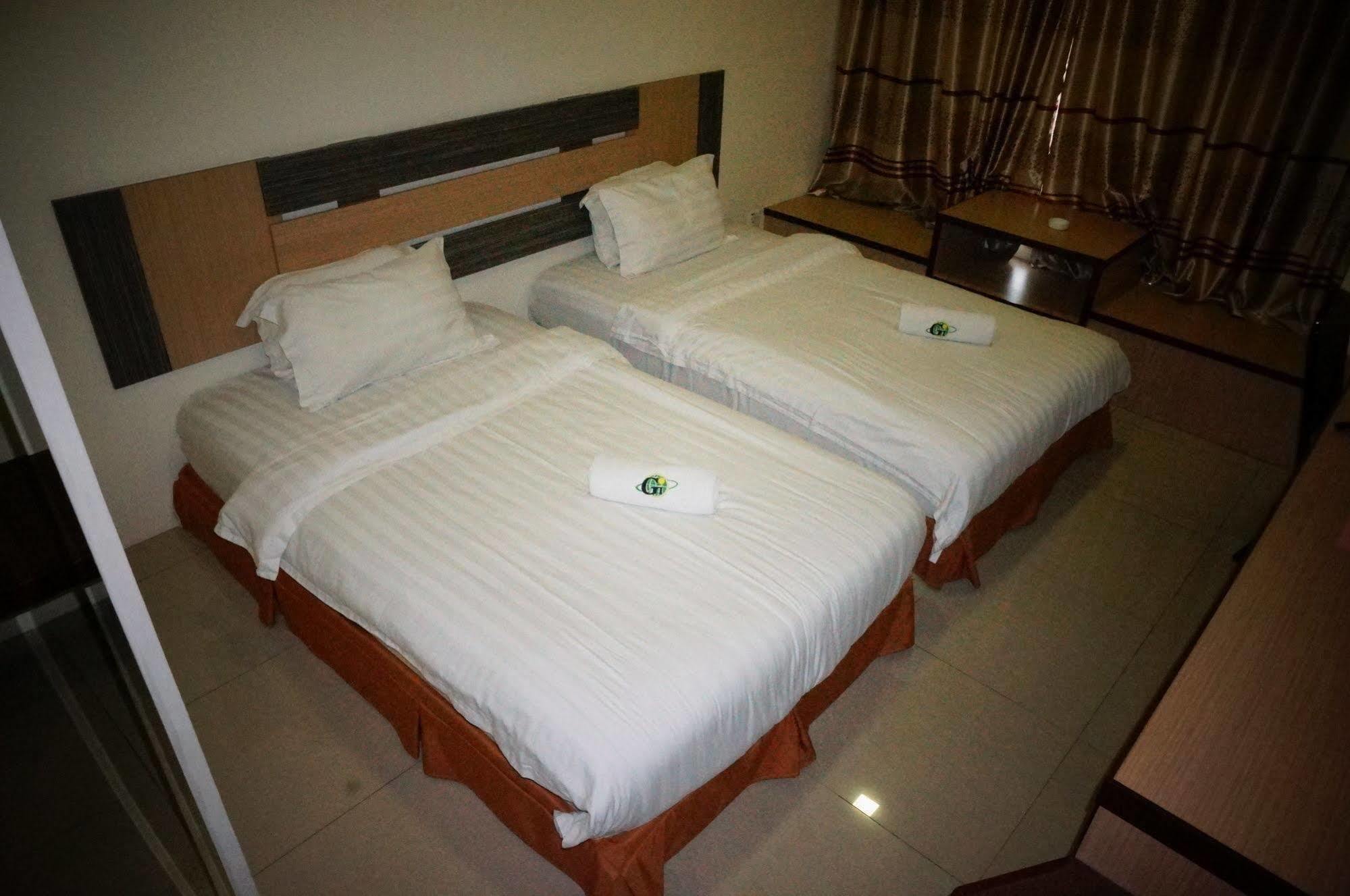 Oyo 776 Fame Hotel Seremban Luaran gambar