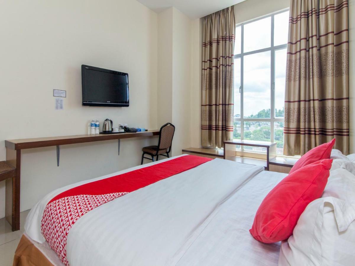 Oyo 776 Fame Hotel Seremban Luaran gambar